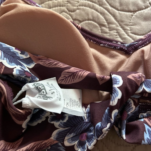 O’Neill Bikini Swimsuit - Picture 2 of 3